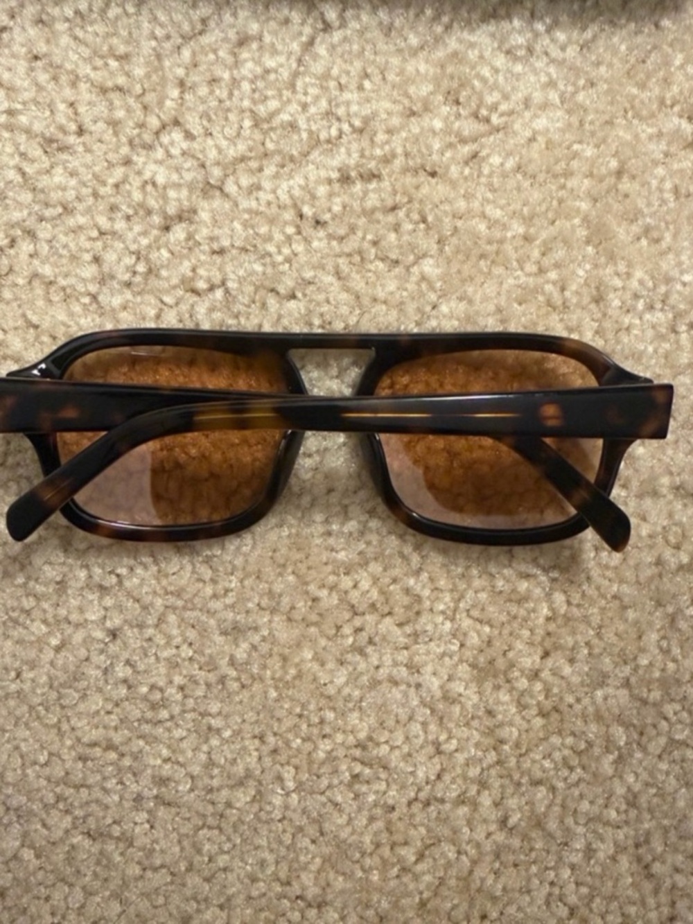 VEHLA Dixie Tortoiseshell Sunglasses - Picture 2 of 3